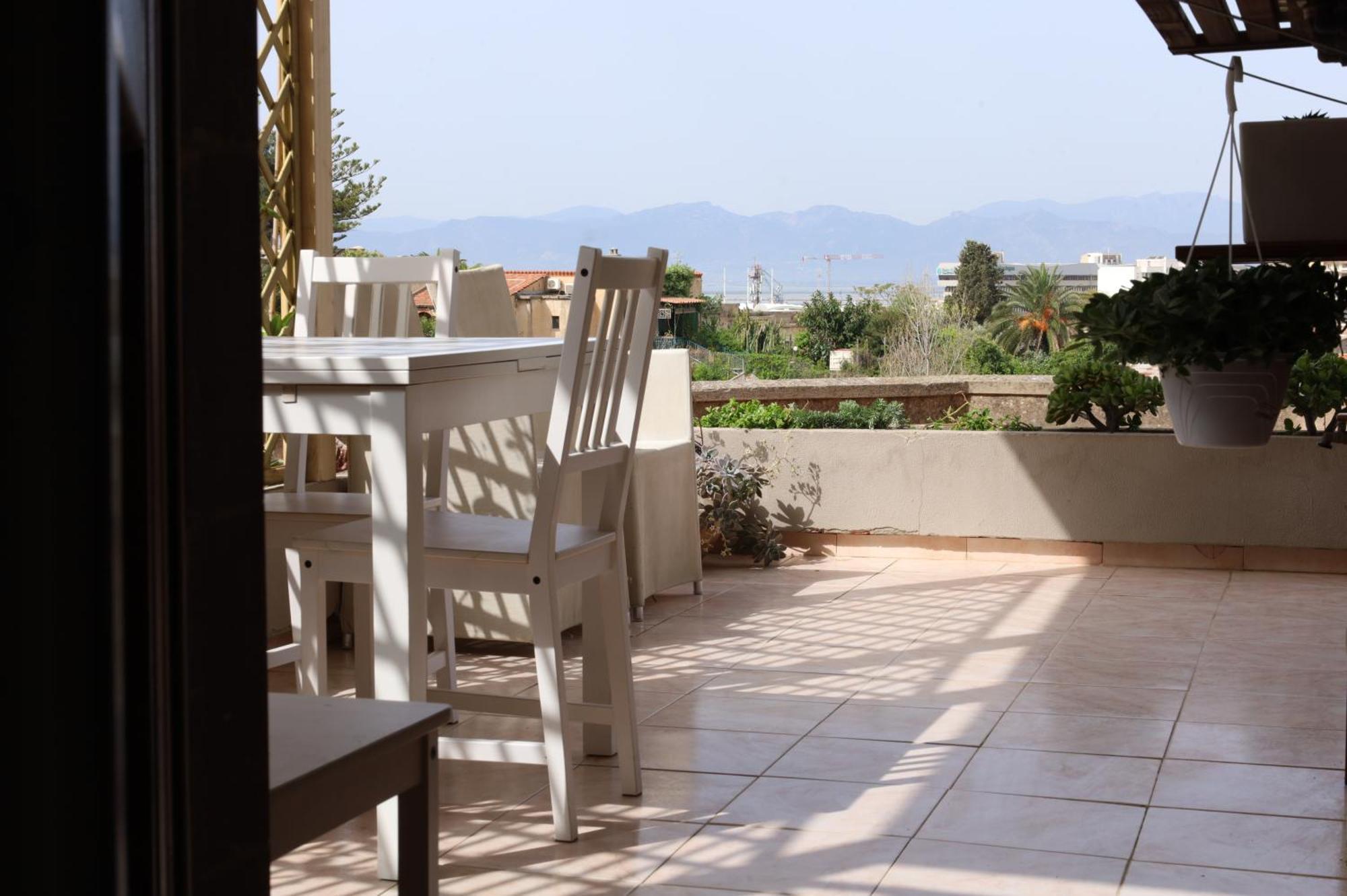 Jitaku Maine Lägenhet Cagliari Exteriör bild