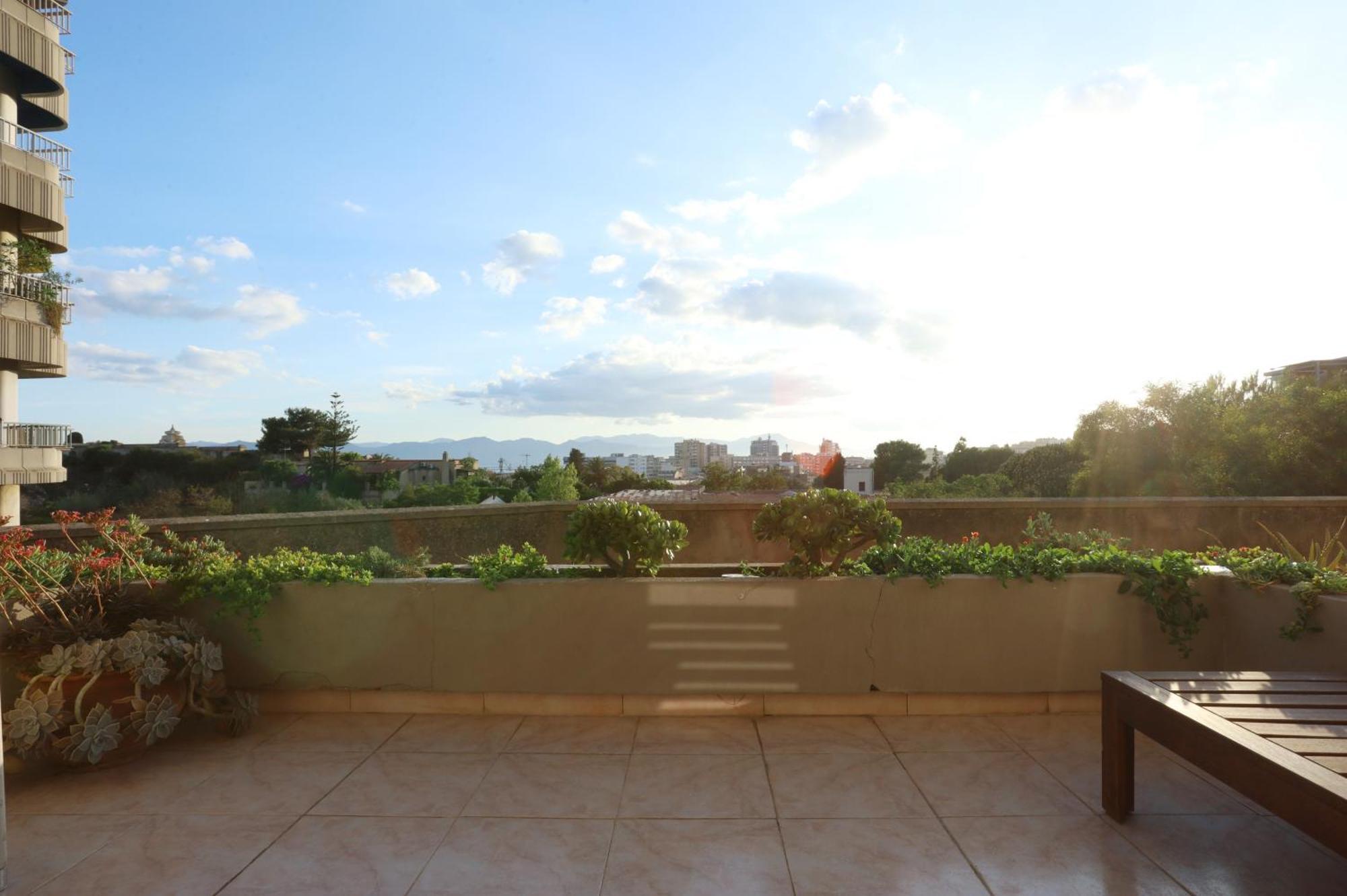 Jitaku Maine Lägenhet Cagliari Exteriör bild